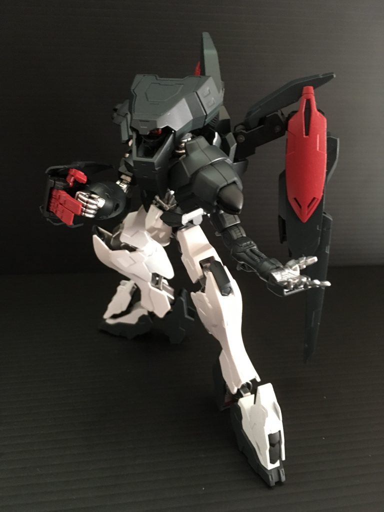 近接戦闘型MS。別名「Kブラック」