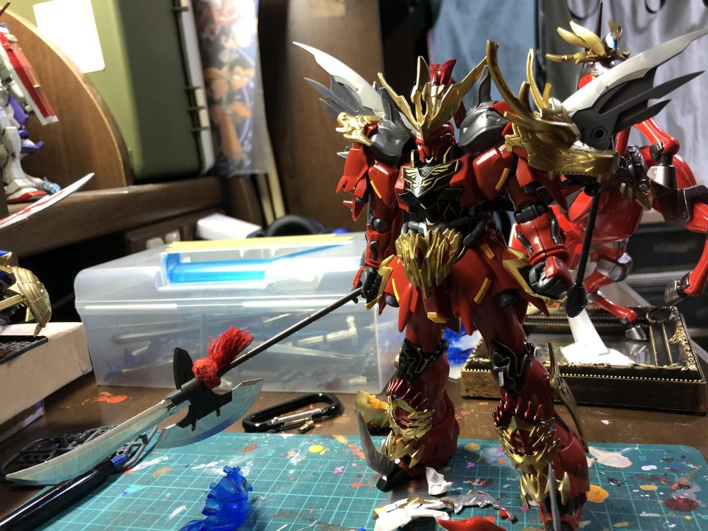 肩と脚部側面に三国伝の馬超、足首、腰、頭に創傑伝の孫策のパーツ追加してます。