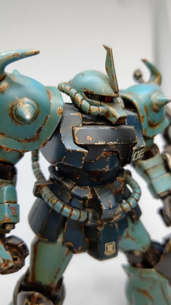 誤って股間のデカールはシャアの物を貼ってしまいました(恥)