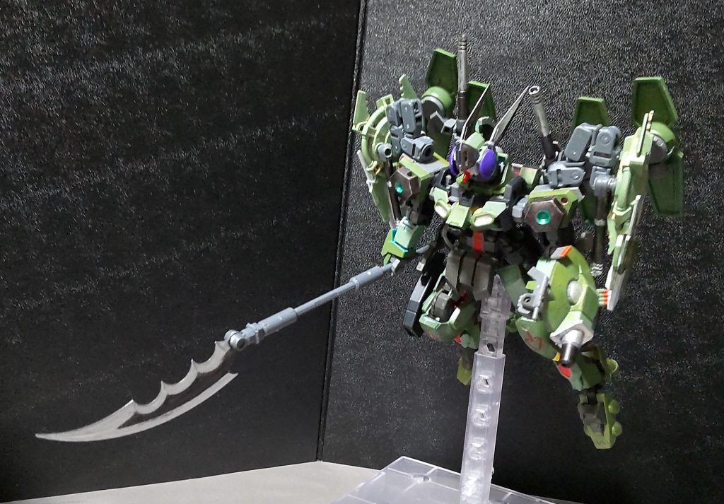 空中や宇宙空間での出撃時のポーズをイメージ