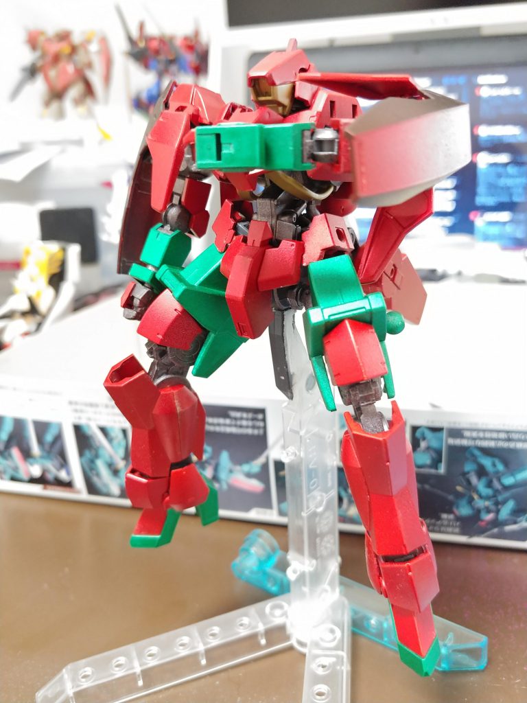 装甲塗装完成！といいつつ肩はこの後塗り替えて今の姿へ変わります。でもこっちもかっこいいので供養ということでここに…