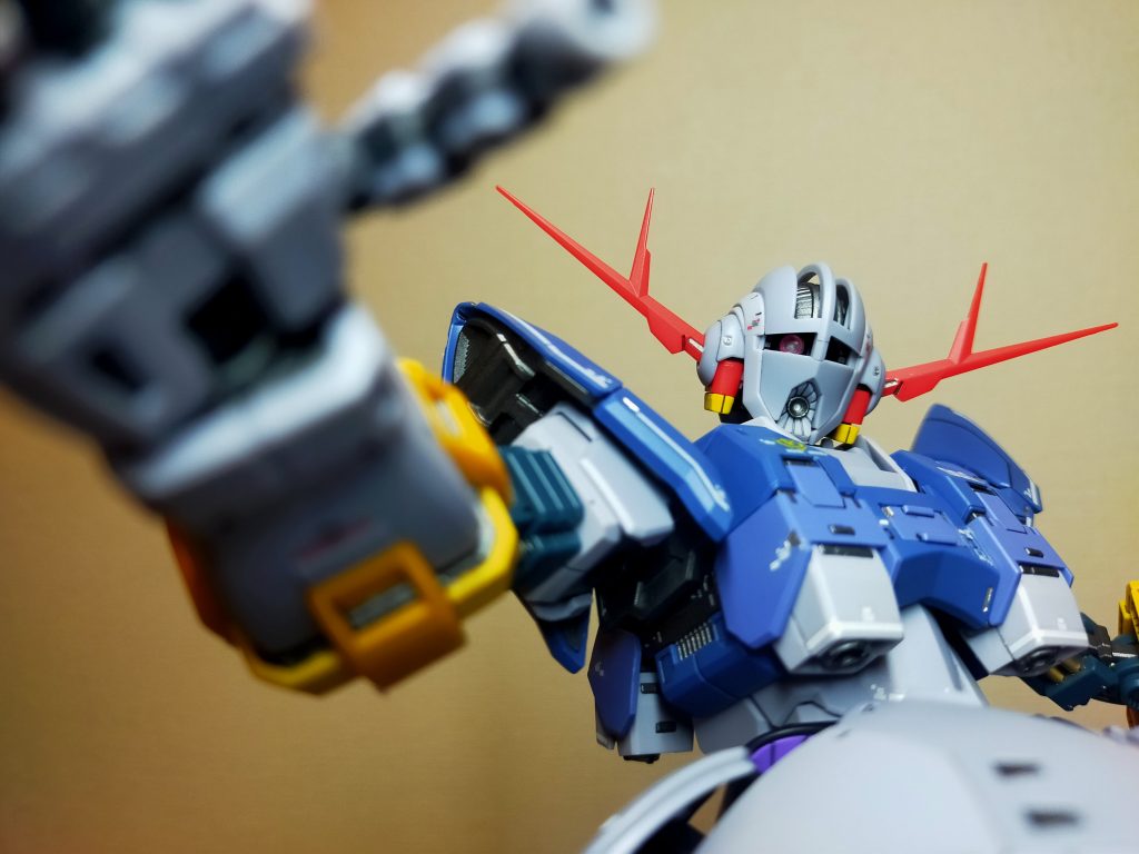 初投稿します！RGジオングフレーム全塗装(サーフェイサーEVOガンメタ)エナメル塗料で部分塗装　各種スミ入れ宜しくお願いしますー！