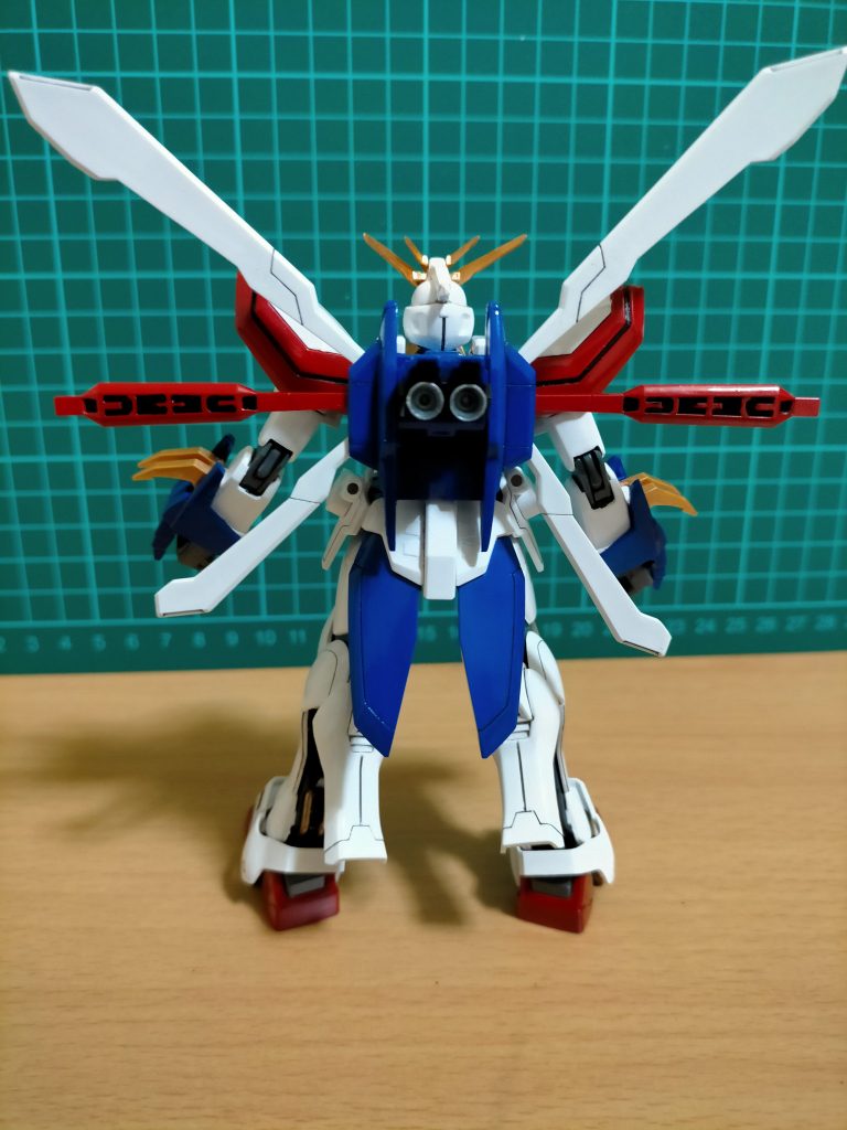 ハイパーモード時の正面とバックショットハイパーモード時は、背部のエネルギー発生装置が展開して光の輪を発し、胸部中央の装甲が目が開くように展開して内部のエネルギーマルチプライヤーが露出する。又、ゴッドフィンガーの発動によるマニピュレーターの負荷を軽減させるプロテクターが前方にせり出す。