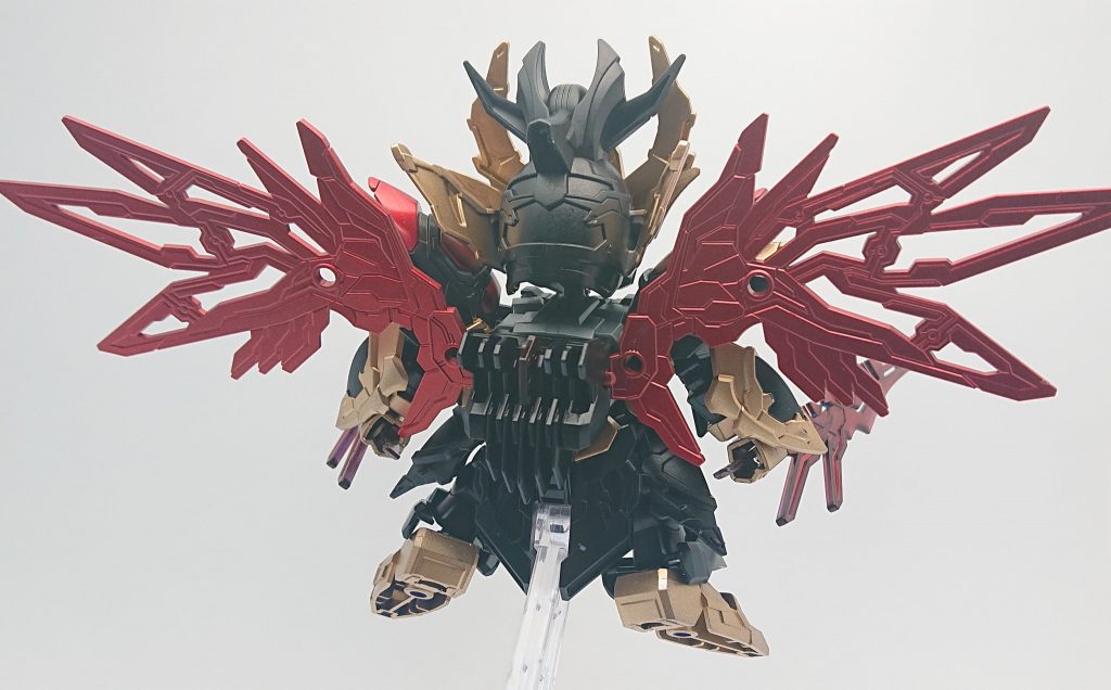 基本的にガンダムマーカーで塗装して光沢仕上げにしてあります。