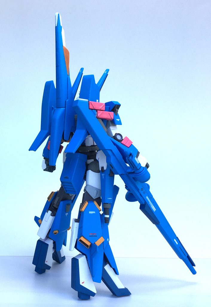 写真撮影は晴天の正午、東向きの窓にブースを設置し、自然光を利用してiPhone SE(1st)のカメラで撮影。背景は田宮の0.3mmプラ板2枚。激安…