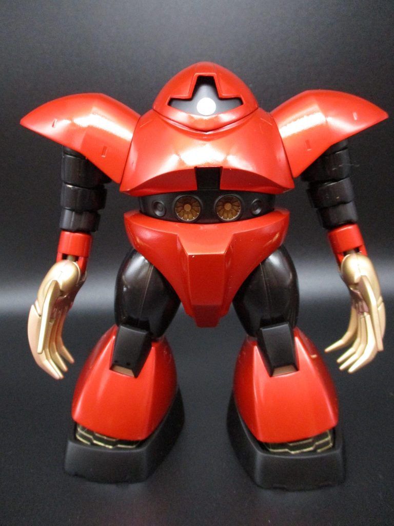 以前作ったゴッグが今一つに感じたのでリベンジ。全く同じものではつまらないので、キャンディ塗装に挑戦してみました。撮影技術がないので写真だと微妙ですが、実物はもうちょっとキレイにテカっています。 