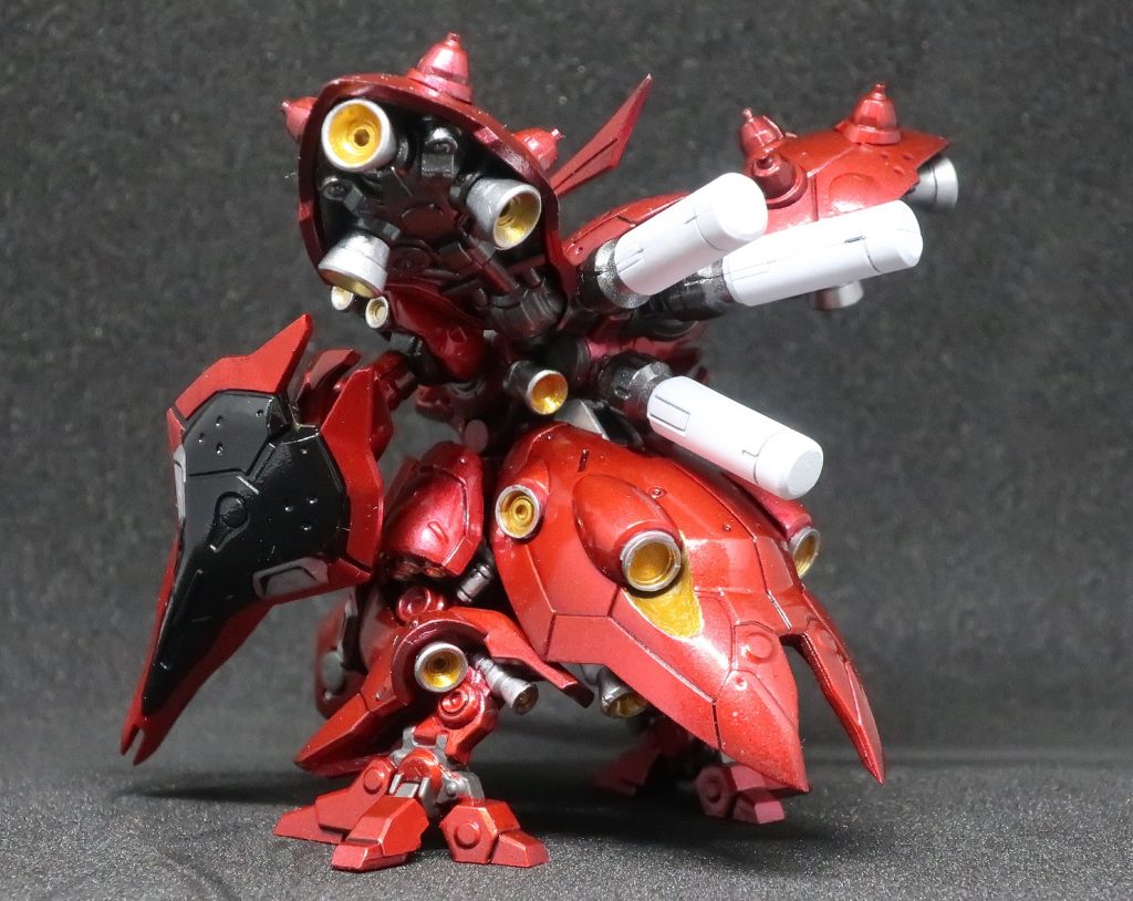 リアスカートの取り付けが難しすぎたので、干渉するプロペラントタンクを切り落とし、リアスカートを付けてから後付けできるようにしました。