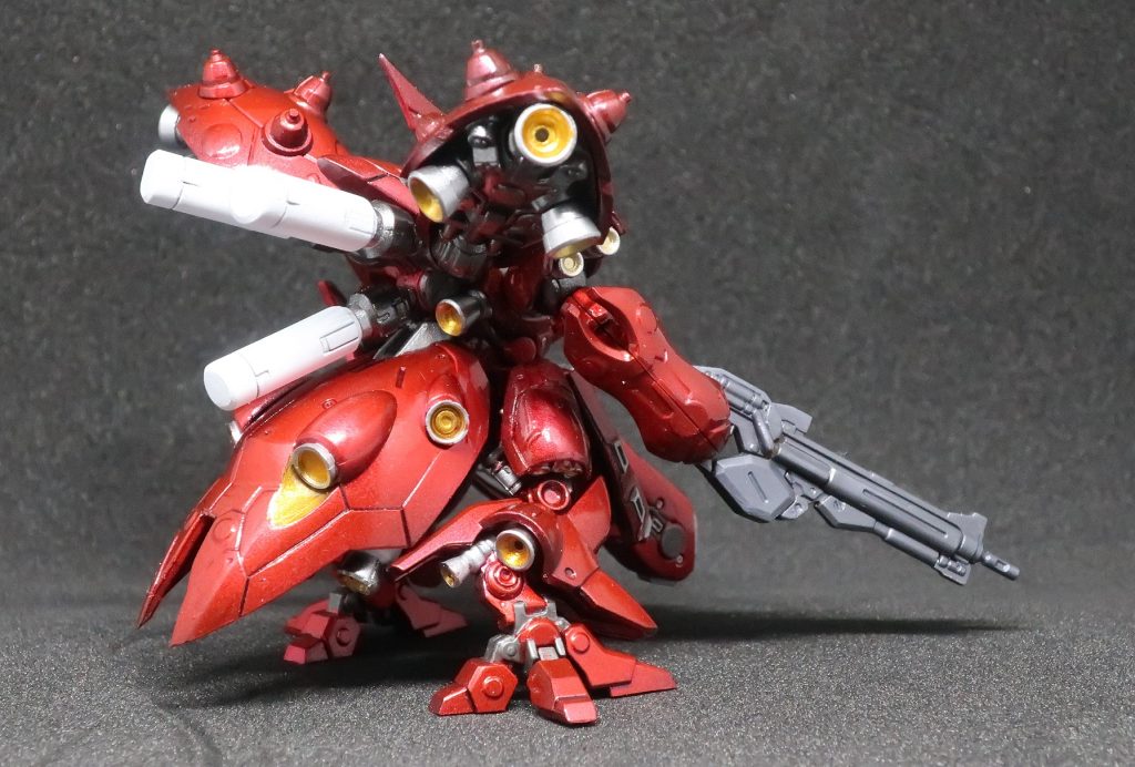 リアスカートの横向きのバーニア部分は造形がなかったので、サイズがピッタリだったコトブキヤの「バーニアノズルIII」を接着しました。(使い道がなく、余ってた)