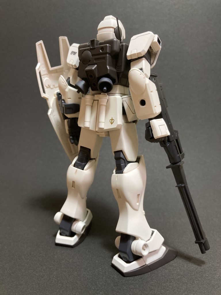 Back view:スタイリッシュに仕上がっているのではないでしょうか?シールド裏面が形成色なのはご愛嬌。