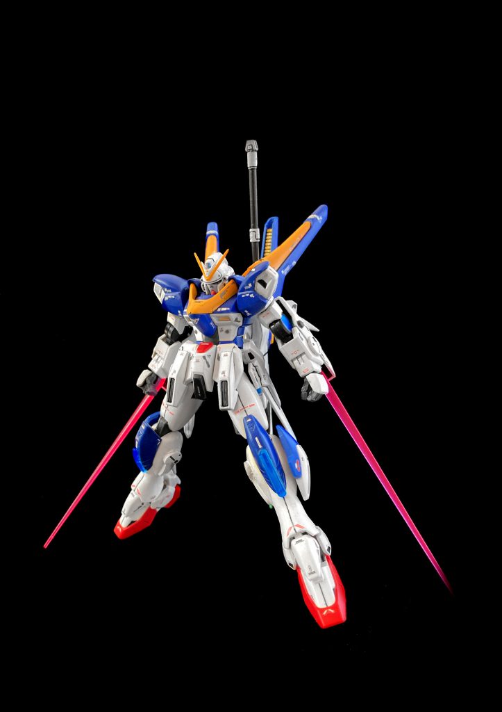 近接戦闘特化型ということで、両腕にビーサーベルを内蔵。いつでもどこでも敵機をスッパスパに両断できます。