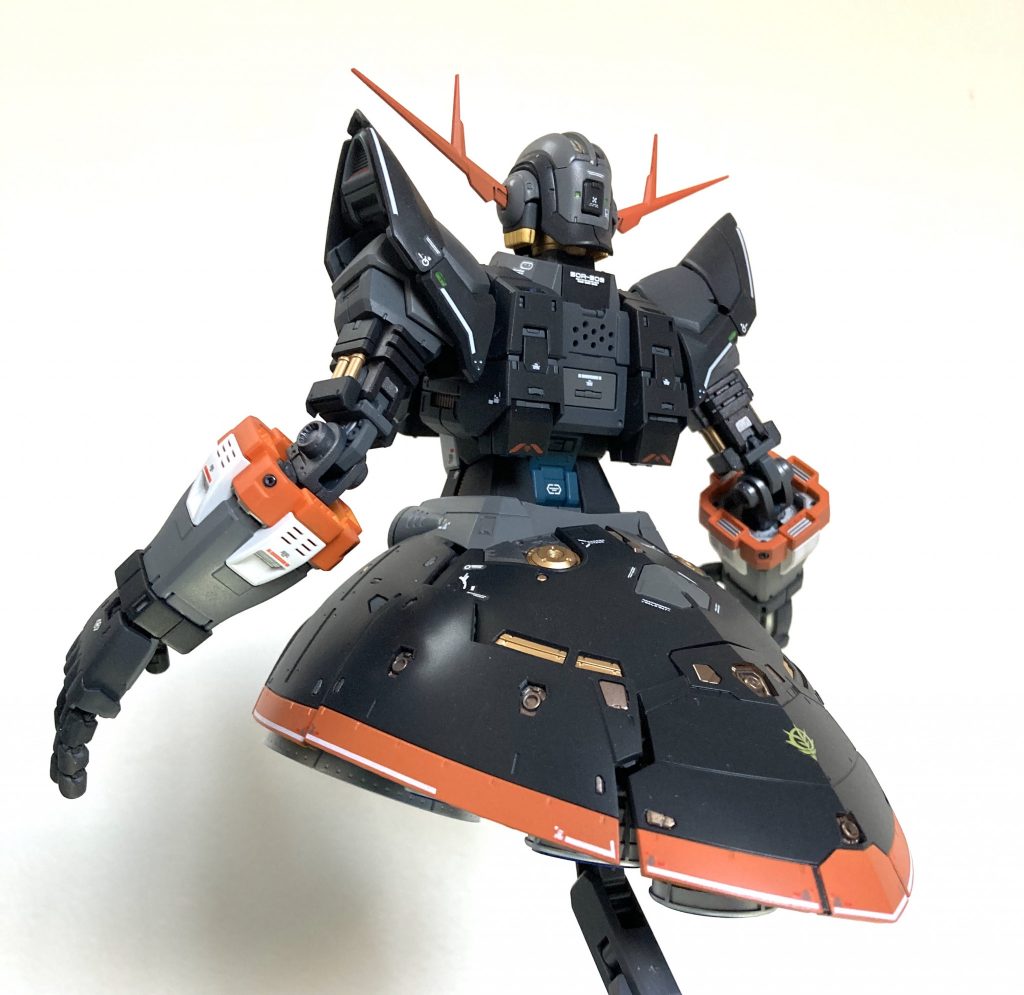 【改修内容】・パーツ洗浄（超音波洗浄機）・主要部品、装甲の平面出し・甘いスジ彫はbmcタガネで追い彫り。・モールドディテール追加・肩部メタルボール組み込み・胸部スラスターカバーをパンチング加工・腰部にグリーンセンサー追加 【塗装】・サフ処理（ナスカカラー）・エアブラシ塗装(ガイアノーツ塗料とクレオス)・水転写デカールデカールは５種類以上のシートを用いてます。・つや消しUVトップコート（モノアイとものアイカバー部はツヤあり塗装）