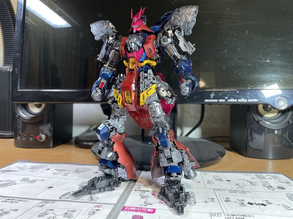 当初、キャンディー塗装でレッドピンクに塗ったのですが変な色合いになったので、またもやシンナーのお風呂行きになりました💦