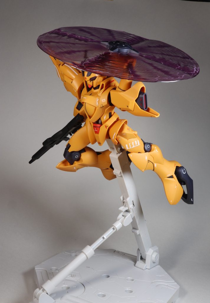 巡航中ロボットの腕にヘリコプターのローターつけて飛ばすってすごい発想ですよね