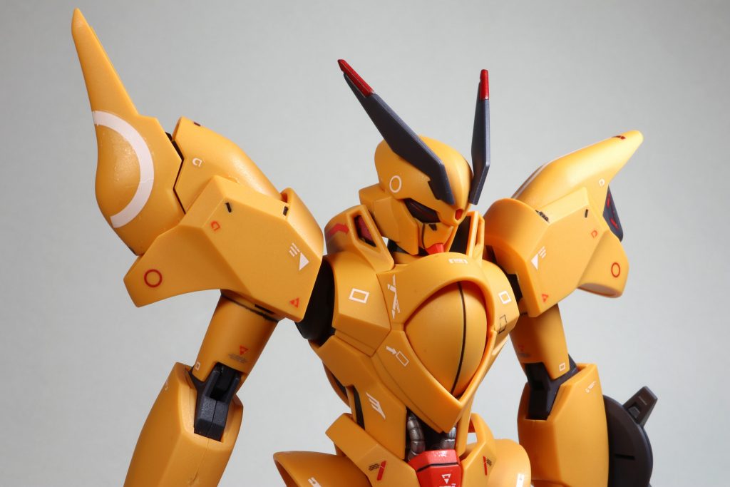 最後に近影をもう１枚。スジ彫りやプラ板で情報量追加するセンスと技量が無いのでデカールでごまかしてみましたが、思ったよりいい感じになりました。