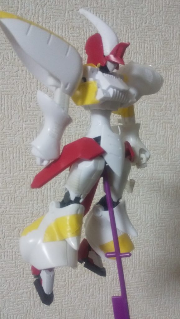 ジャンクパーツで胴体と足を伸ばして