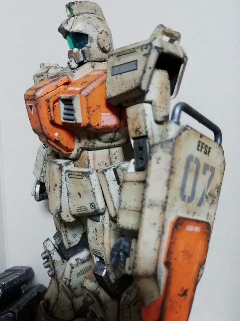 街中の建設作業重機等を観察して塗装剥げを表現しました。へたっぴですが。。。