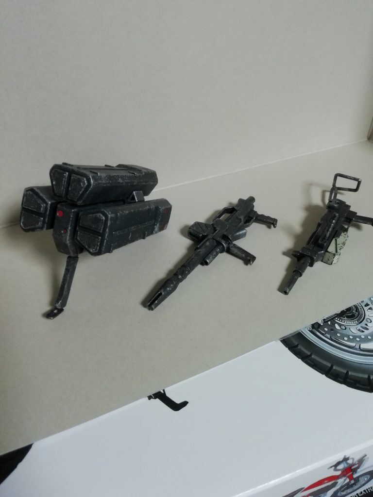 本体よりも武器類のほうが良く出来た気がします。金属感と重厚感は出せたかと。。。