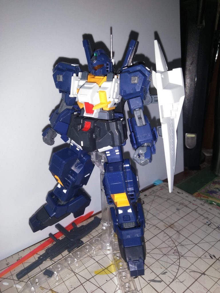 塗装前プリムローズの胴体そのままでは強すぎるので一部カットして線を減らしてます。