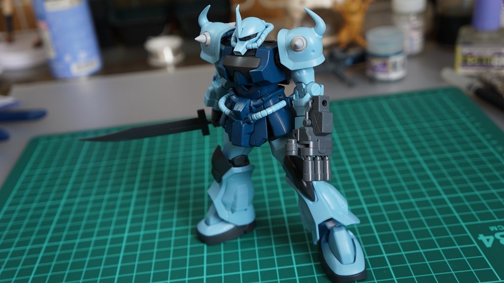 スパイクはビルダーズパーツ。足首にジョイント入れたせいで、少し伸びてます。スキマには後でカバーつけました。