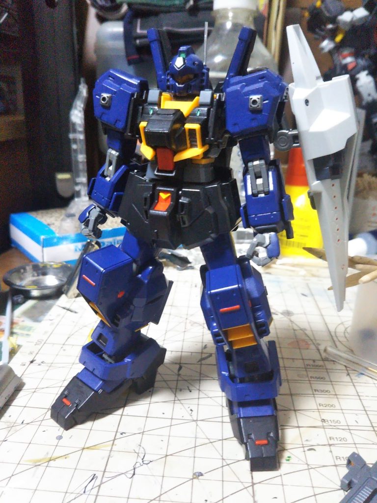 塗装後ロールアウト時はこのようにキレイでした。ドライブラシはシルバーと黒でやっています。筆塗りのアラが目立ちにくくなるので今後も採用していきたいですね。ちょっと汚し過ぎた感もあるのでバランスは考えたいものです。