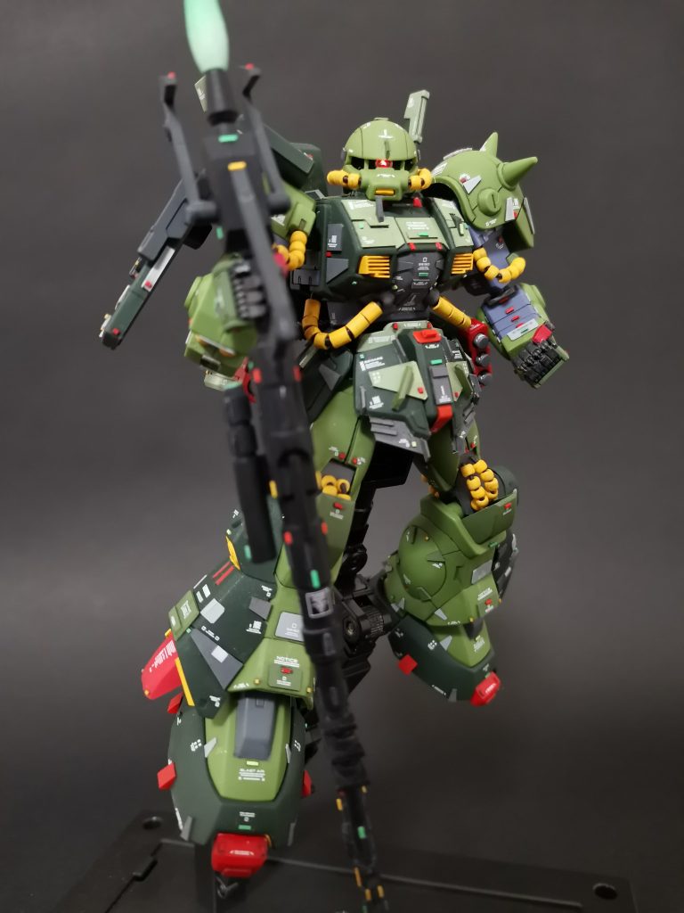 そして更にガブスレイから流用したフェダーイン·ライフルを装備させた状態へ。結果的にやり過ぎた感もあって、かなり歌舞いた作品になってしまいましたがご覧いただけますと幸いです(笑)