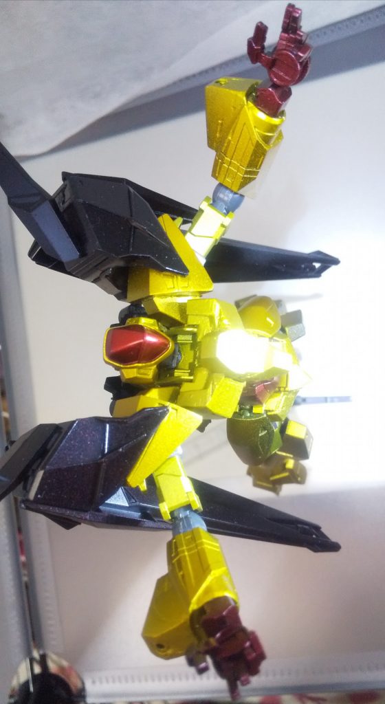 5分で考えた設定を投げる2月。よくわからないポーズ。よく動く間接とかなのにポーズが決まらない。こまった。