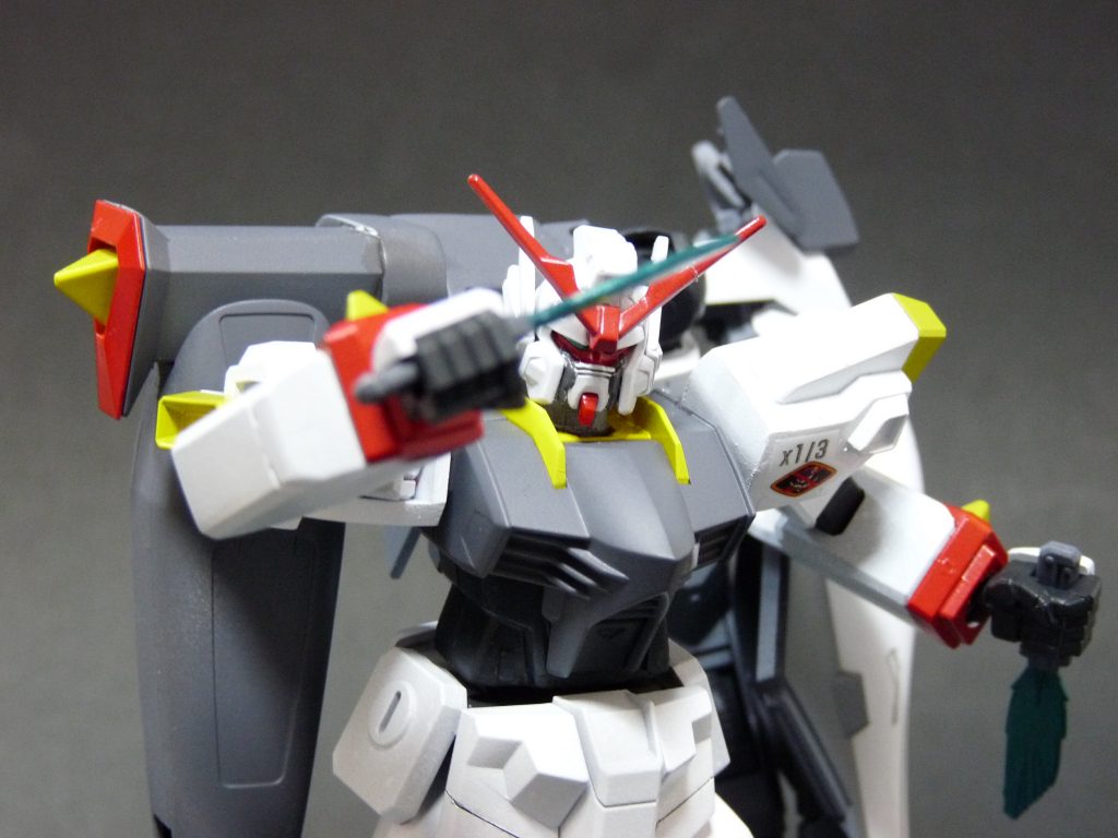 ビームナイフは本当はピンクなのですが、緑に塗りました。これはこれでかっこいいのでいいと思ってます。