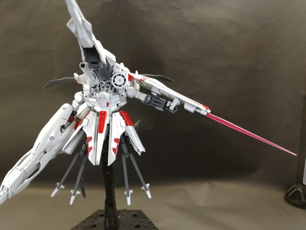 盾にはビームサーベル