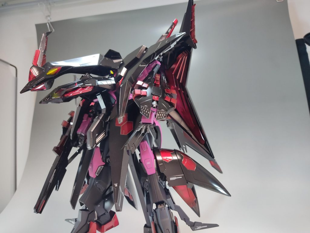 ■製作期間:2020/12/24〜2021/2/15■使用カラーサフ:(G)黒サフフレーム色:(G)フレームメタリック1外装①:(C)ウイノーブラック外装②:(G)クリアレッド外装③:(G)マイザーピンク脚部:(G)ニュートラルグレーⅤ