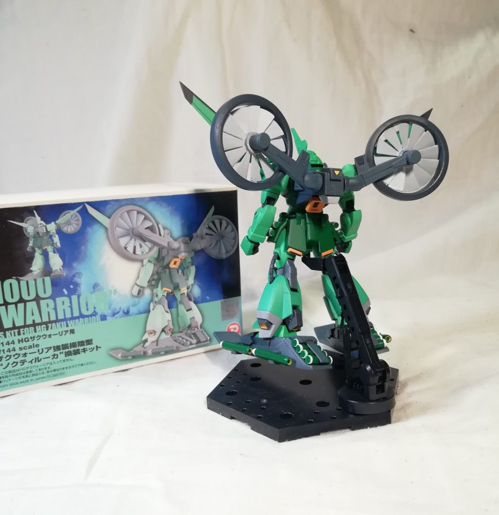 パッケージに合わせてバックから