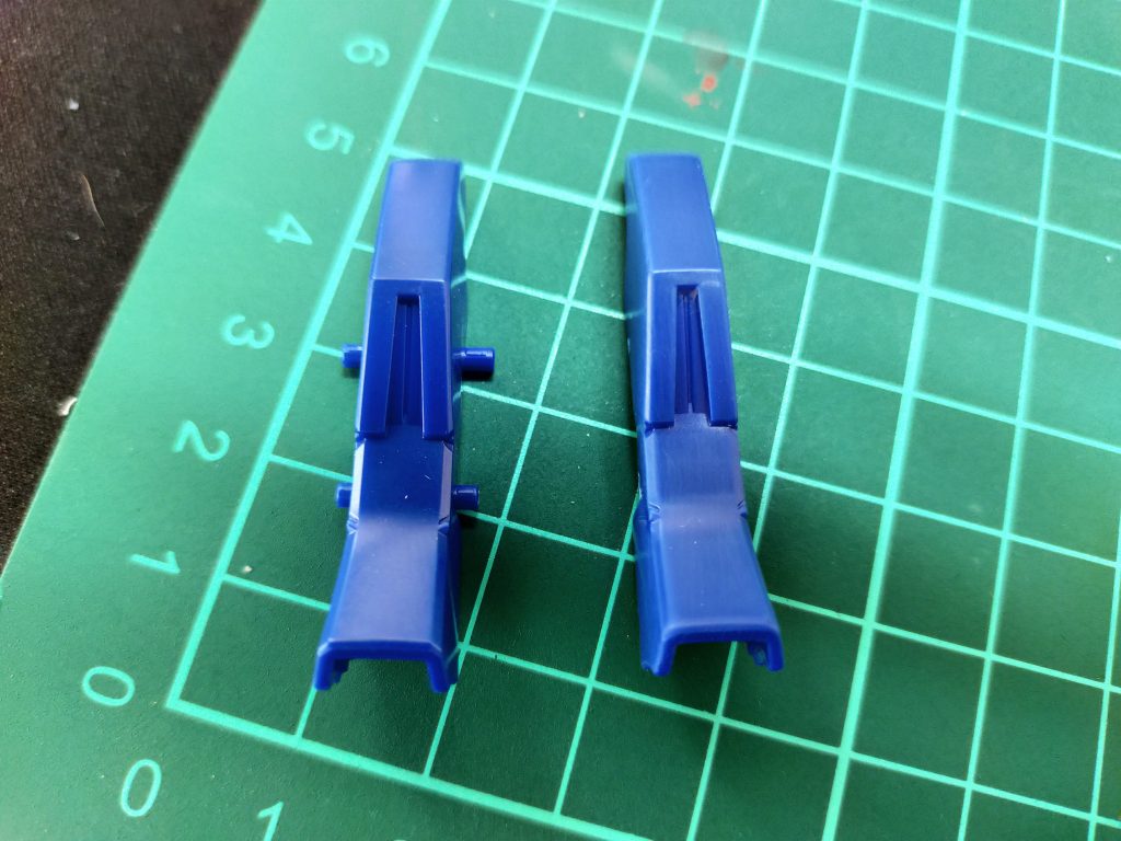 スネ部分はピンを切り取るだけで簡単後ハメできますよ！