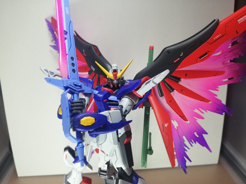 このポーズをしたら若干塗装が禿げました…