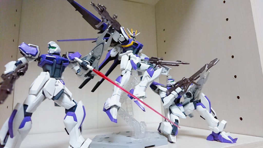 そして一ヶ月くらい他のことしたりして放置して完成したウィンパルスガンダムと随伴機体2機。この随伴機達はまた別で投稿しようと思います。バックパックまだ完成してないしね!!