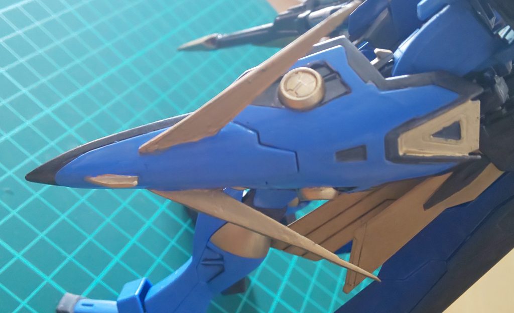 シールド┅ウイングガンダムのシールドをプラ板で強化したもの。