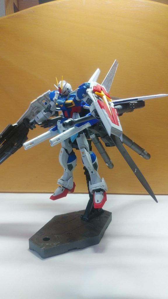 ポーズはストライクフリーダムのフルバーストを参考にしてみました