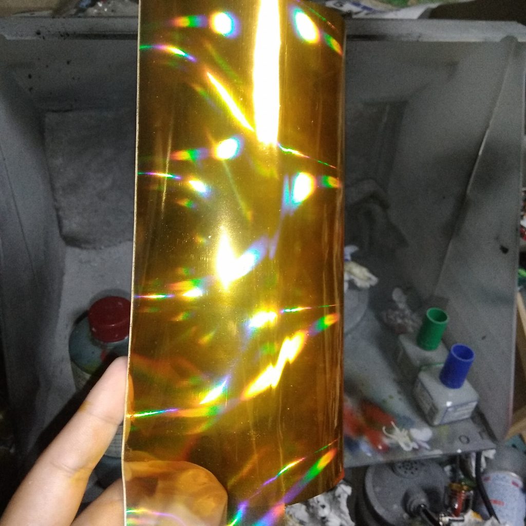 そしてブルーライトに1部パーツが反応します