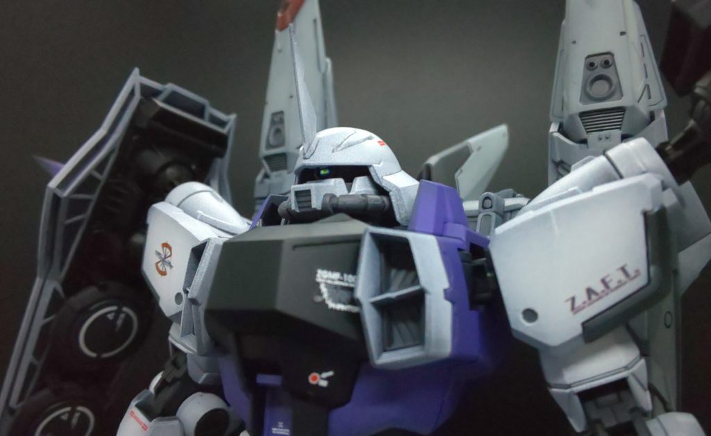 モノアイはコトブキヤの丸ノズルとハイキューパーツのVCドームの組み合わせです。