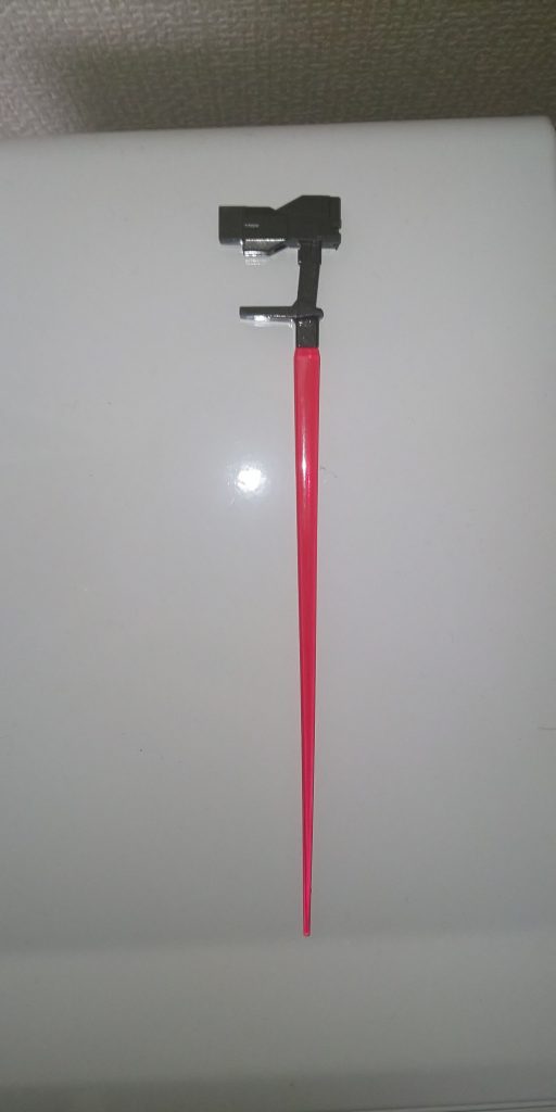 ドッズライフルカスタム┅通常のドッズライフルにMGのビームサーベルを装備ライフル自体の威力はAGE1と同等だがサーベルは大きさ威力共に1.5倍程