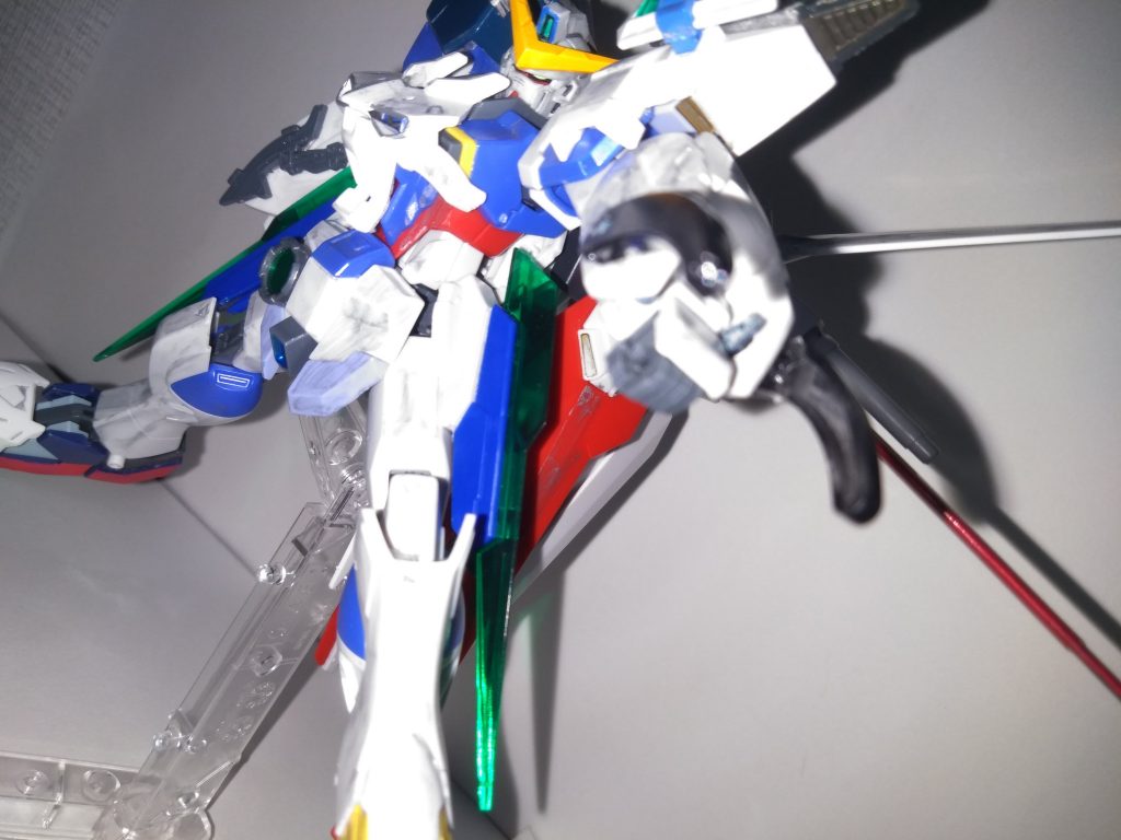 左腕クロー確か台座のパーツですね