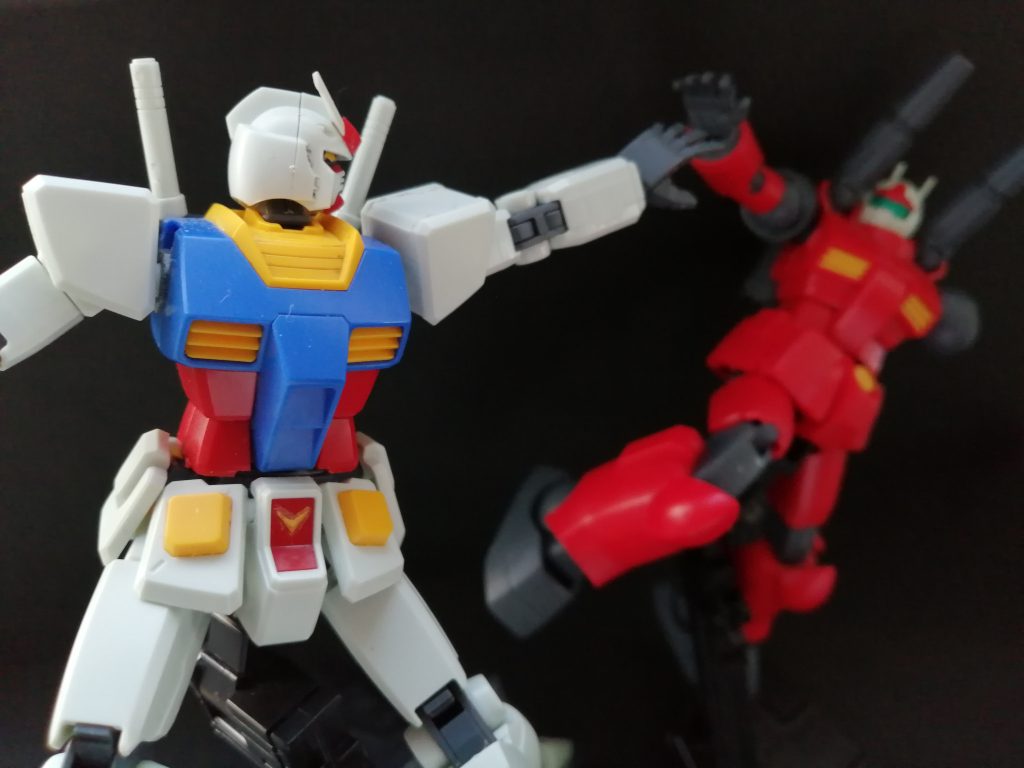 ガンキャノンとガンダムガンダムのゲームのopにジムコマンドが素ジムを助けるシーンがあったのを思い出して作成