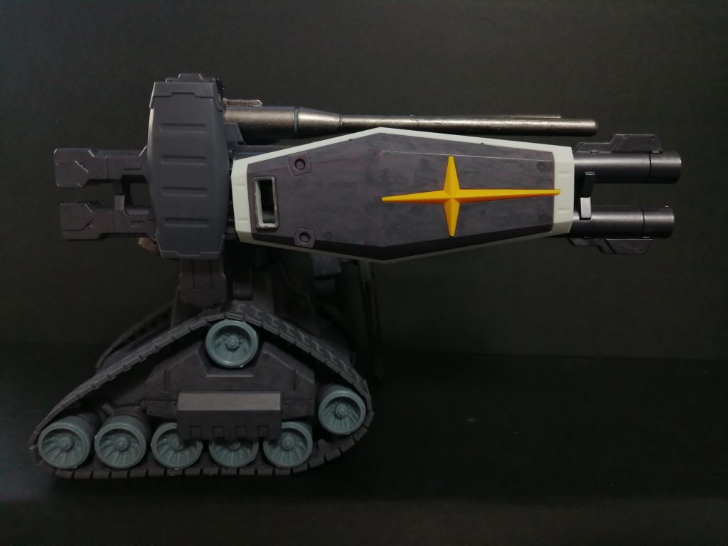 右から軸の折れた右腕を2連バズーカに変更2連バズーカの詳細は別で投稿しますしました↓https://gumpla.jp/hg/671984