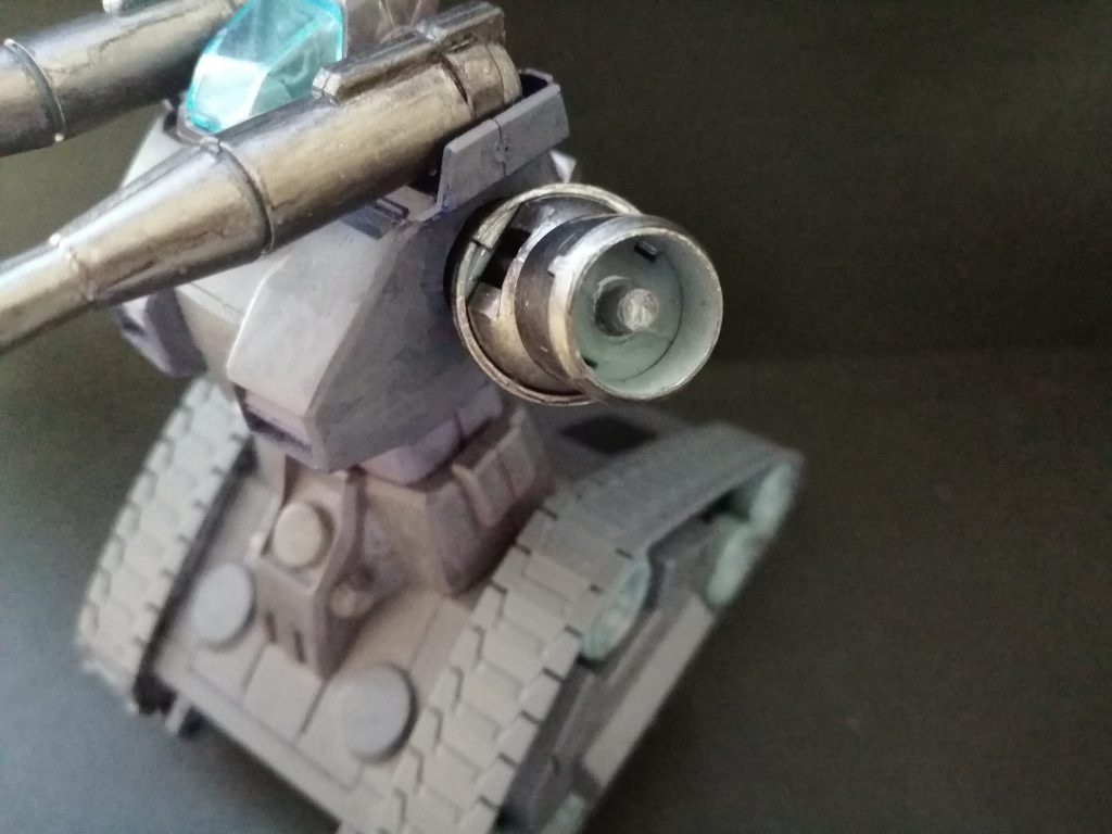 左肩胴体側ではなく腕の軸が壊れるのってレアケースな気がするジェスタのランナーを切って削って接着