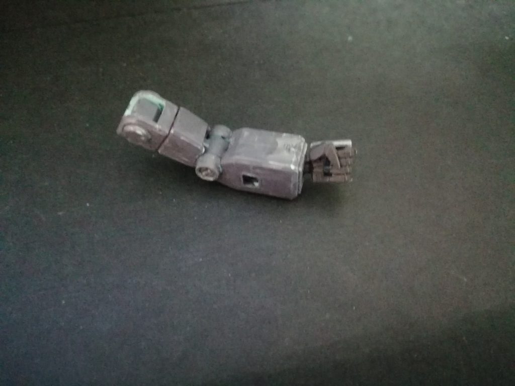 左腕ジムを改造した余りの為左側なのに右腕