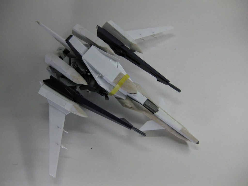 ある程度の形ができた状態。微妙な斜め線の隙間を埋めるのに非常に苦労していた記憶があります。