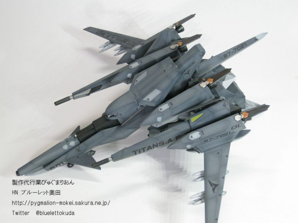 ハードポイントには空対空ミサイルと対地誘導爆弾の2種を製作。ネオジムと金属ピンにより差し替えですが、これもポロポロ脱落してストレスのもとです。