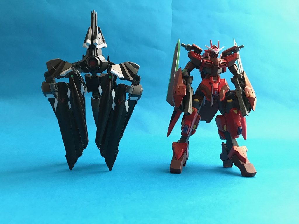 閲覧していただき、ありがとうございます。今回も旧アカウントに載せていたものの再掲になりますが、今回は機能の説明に加えて機体の設定についても書いてみました。 GN-0000/b GUNDAM BLOOD ガンダムヴルードとその追加ユニット GNR-N2 Scarecrow スケアクロウ。スケアクロウがヴルードに合体することでヴルードリライザーとなり、同時に3基のGNドライヴはマルチ稼働から並列稼働へと移行する。