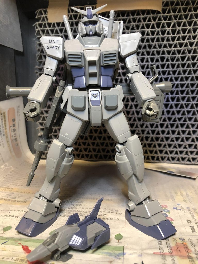 素組です。目立つ位置に合わせ目連発で時代を感じさせます。