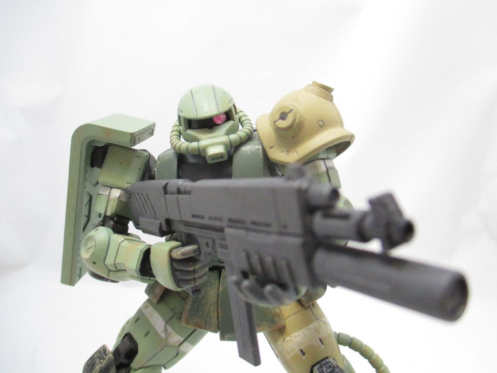 モノアイはHアイズを貼ってありますカラーリングや汚しは映像を参考に行ってみました