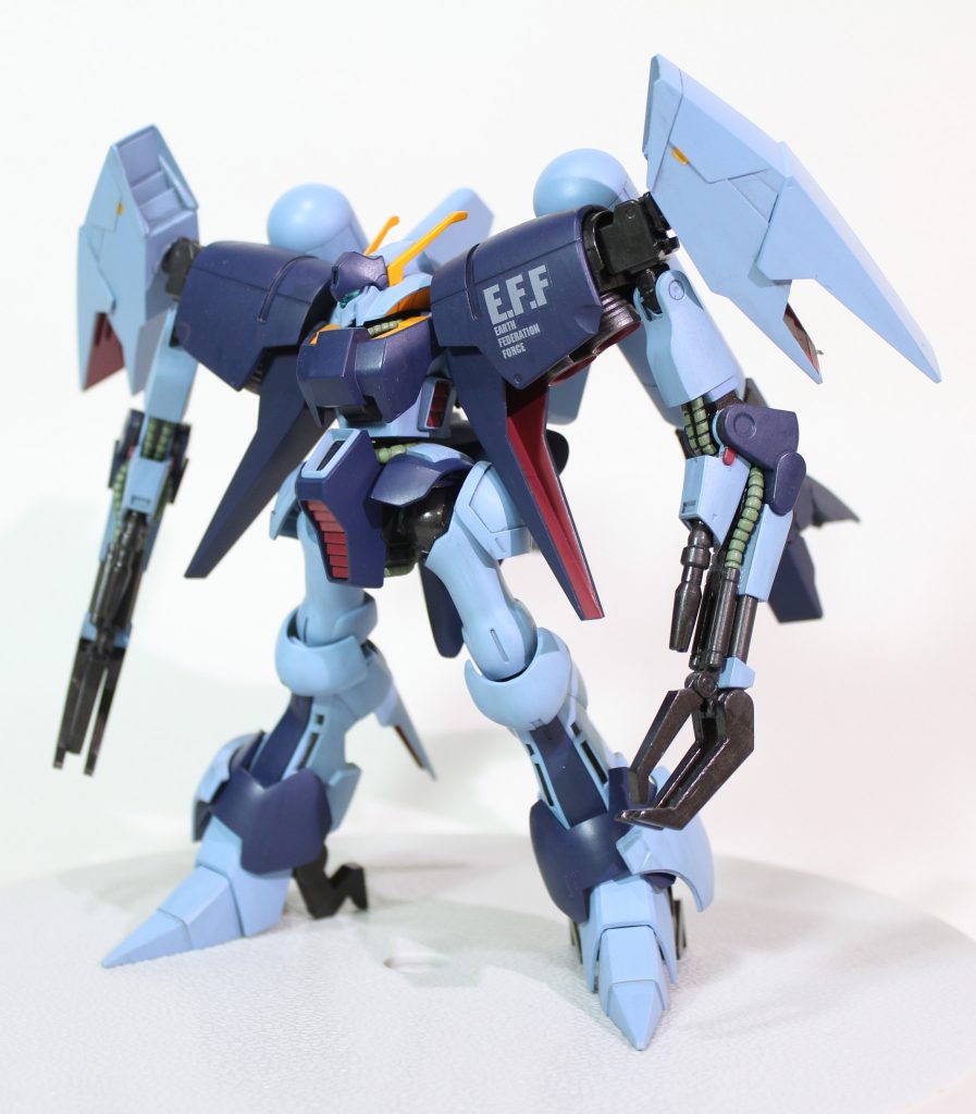 ■工作改造というほどのことはしてないんですが、クロー、関節部等の肉抜き穴のパテ埋め、脚部等の後ハメ加工、バーニアのふちを薄く削るなどの加工はしてます。