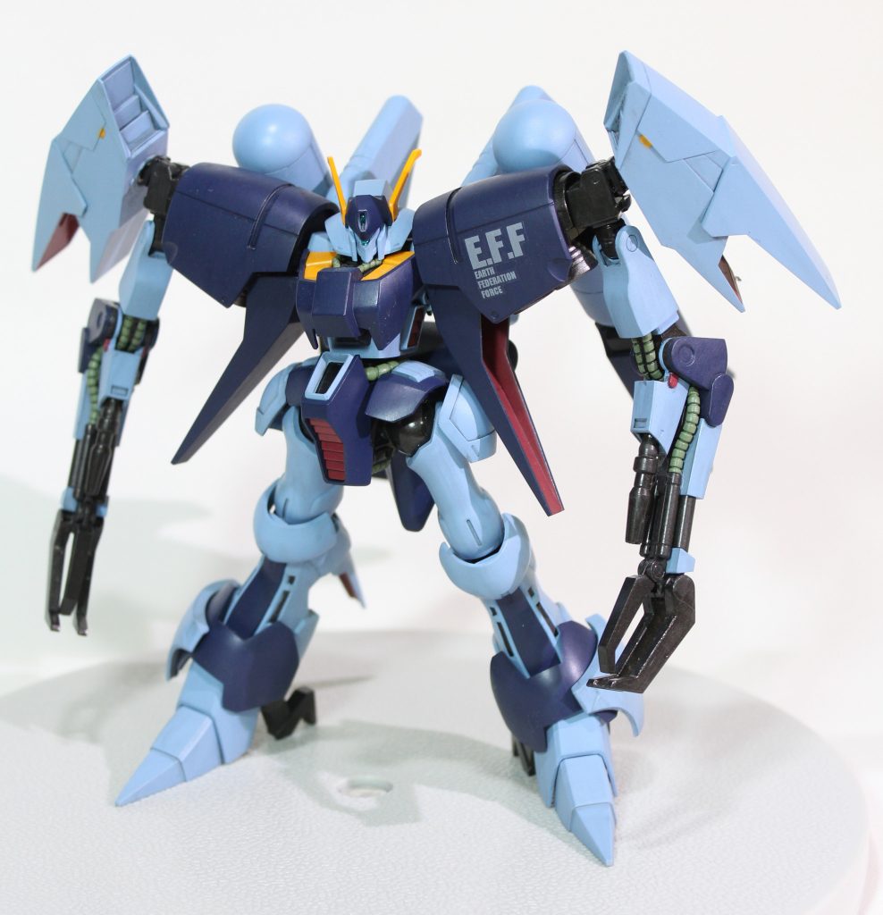 ■余談これを作るまではしばらく長いことパチ組・無塗装でやってましたが、一昨年あたりから自作の塗装ブースを作ろうと思い、その完成後第一作という事で筆塗ではムラが目立ちそうなこのMSをエアブラシ復活第一号にしました。異形ながらカッコいい本機を見事に再現した良いキットです。ここまでお付き合いいただきありがとうございました。